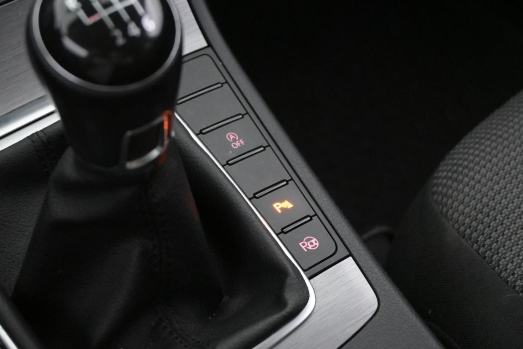 VOLKSWAGEN Passat 2014