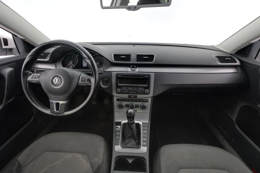 VOLKSWAGEN Passat 2014