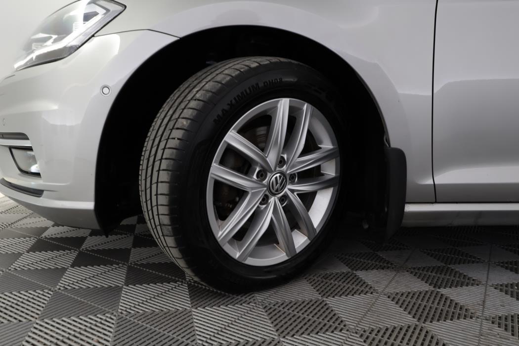 VOLKSWAGEN Golf 2018