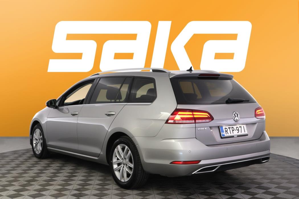 VOLKSWAGEN Golf 2018