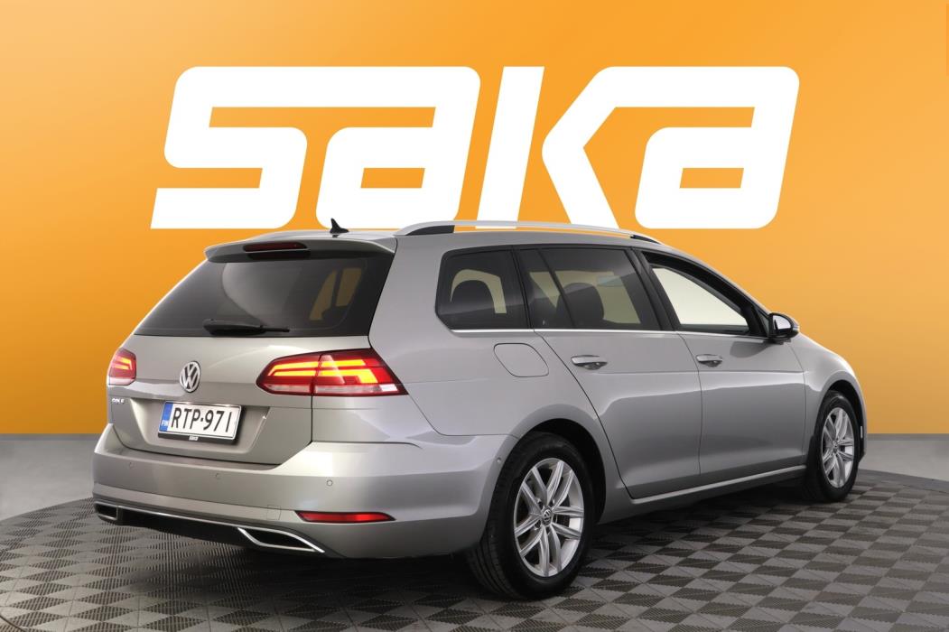 VOLKSWAGEN Golf 2018