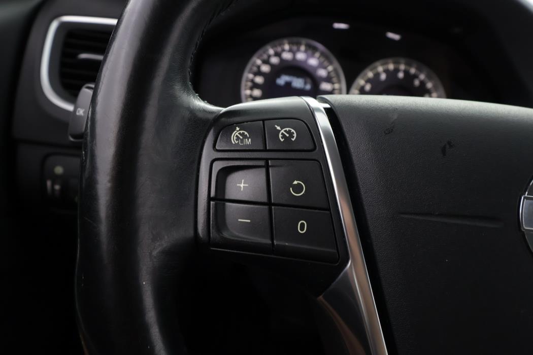 VOLVO V60 2013