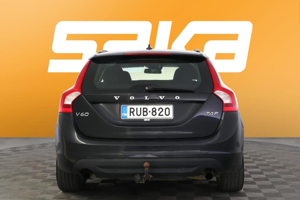 VOLVO V60 2013