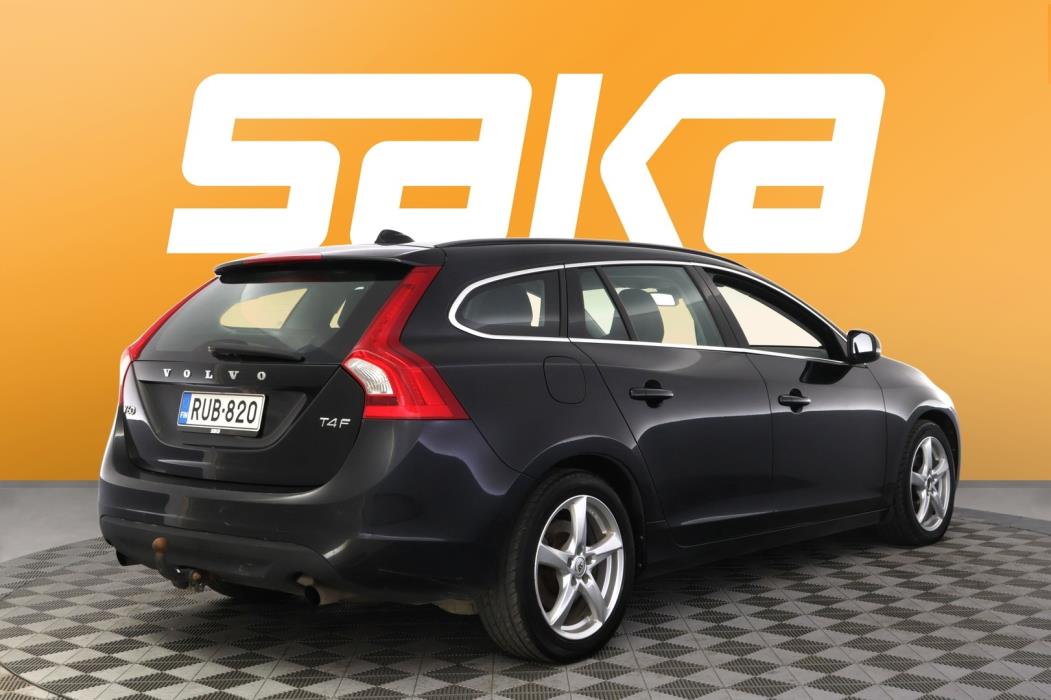VOLVO V60 2013