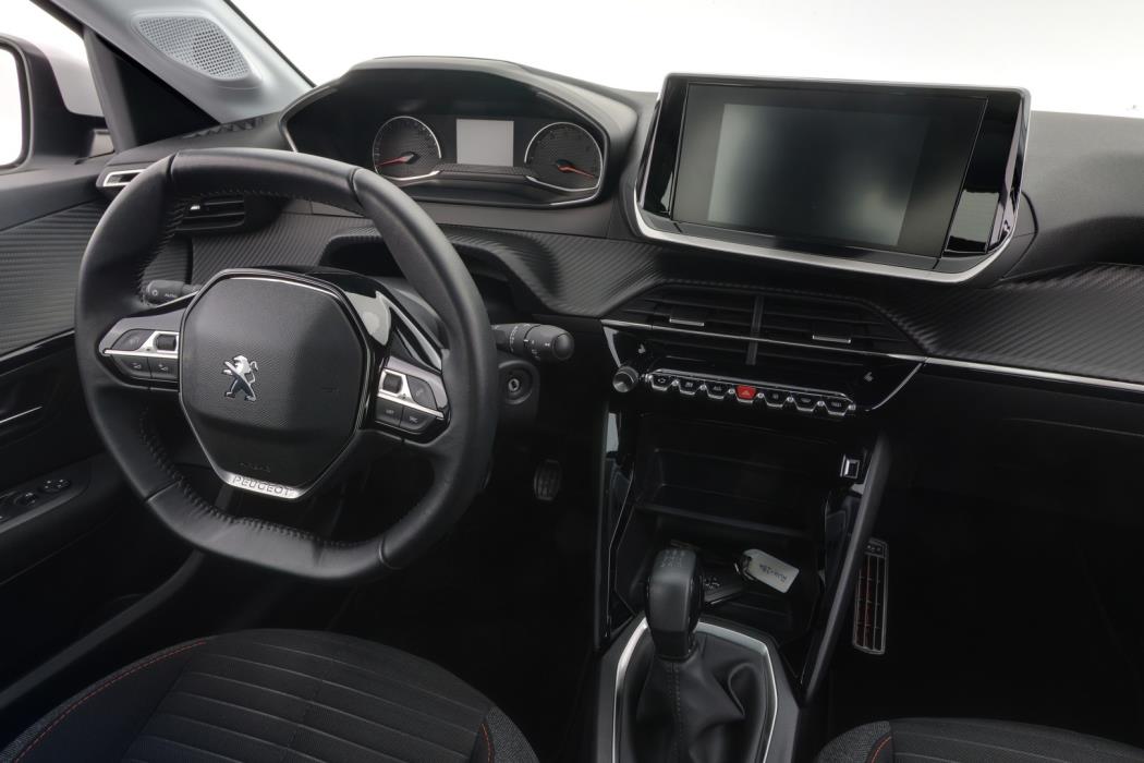 PEUGEOT 208 2021