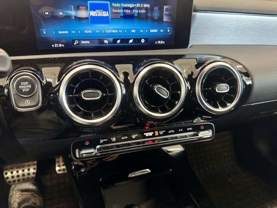 MERCEDES-BENZ CLA 2021