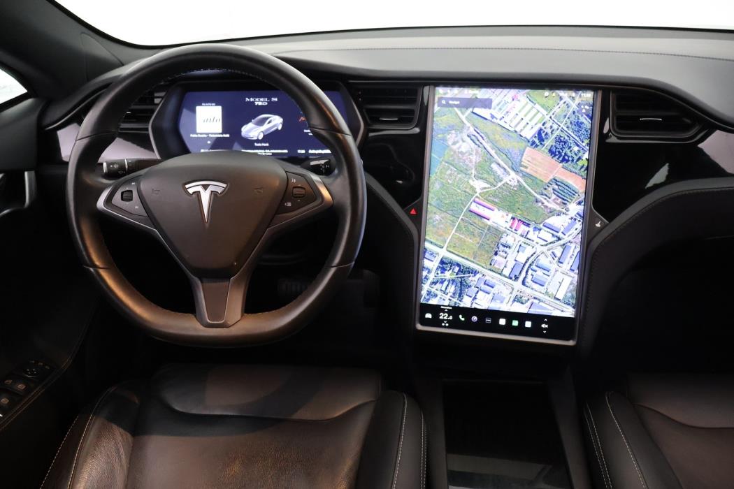 TESLA Model S 2018