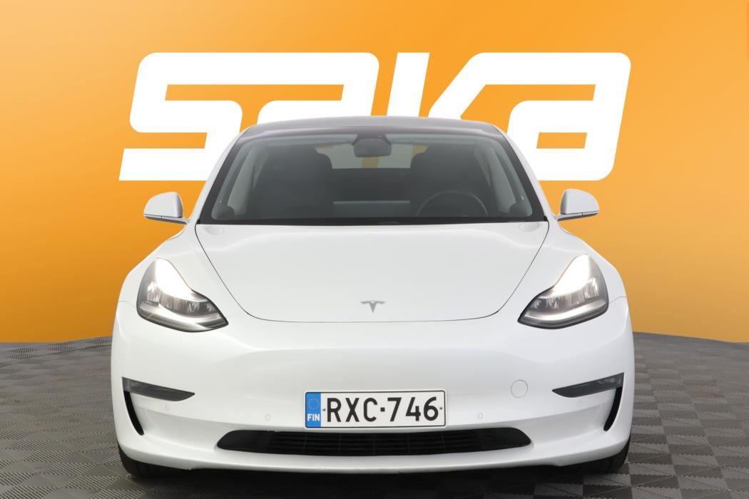 TESLA Model 3 2020