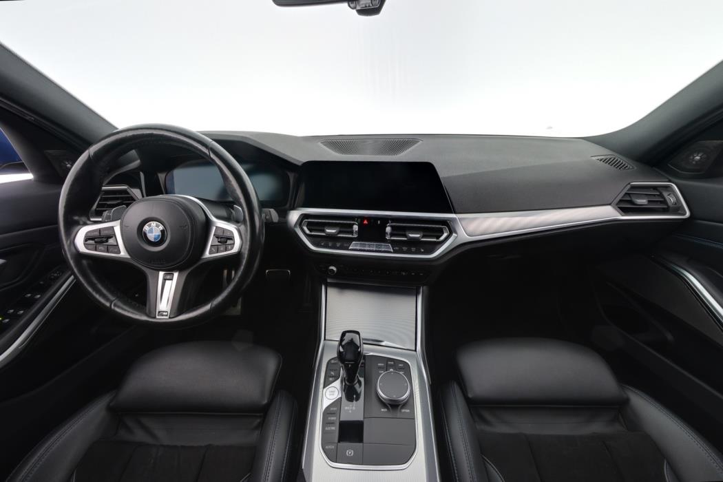 BMW 330 2021