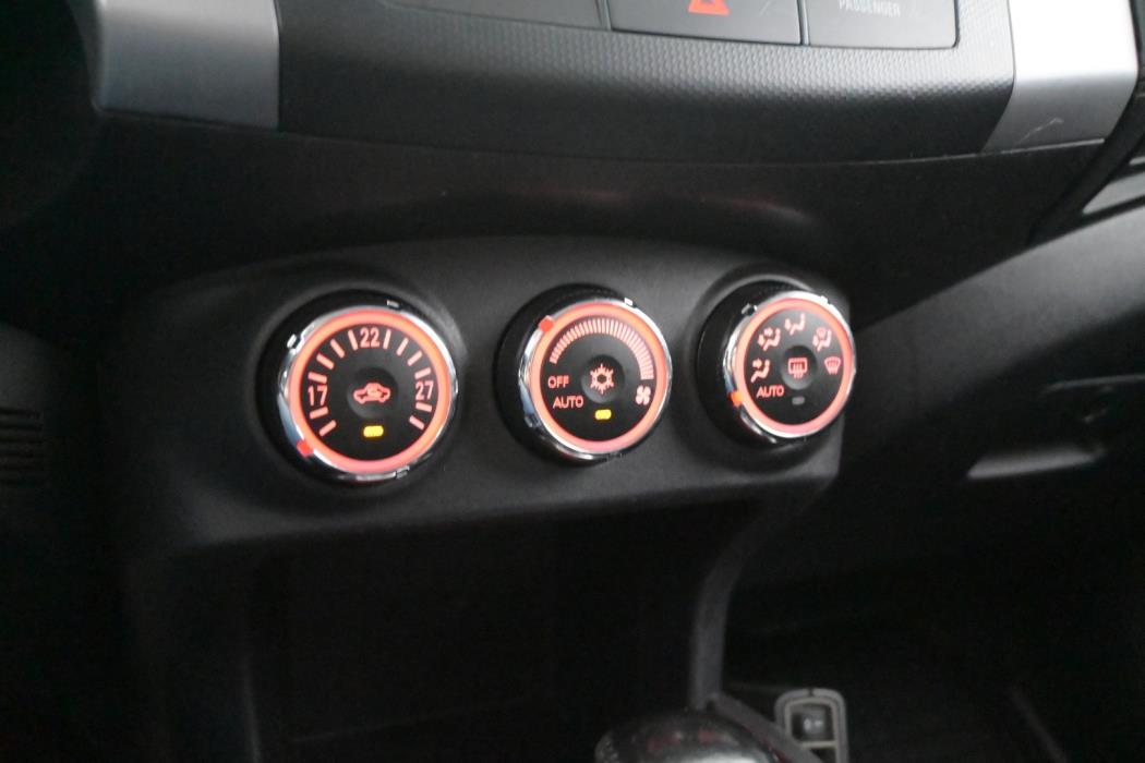 MITSUBISHI Outlander 2011