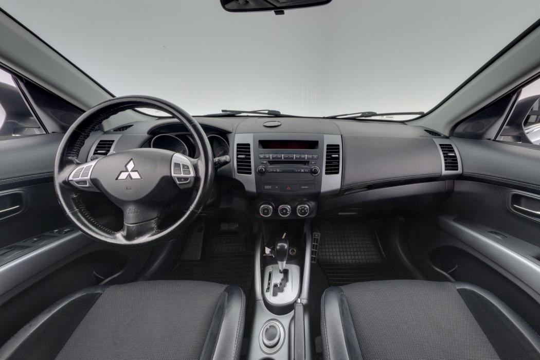 MITSUBISHI Outlander 2011