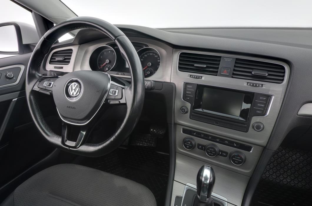 VOLKSWAGEN Golf 2014