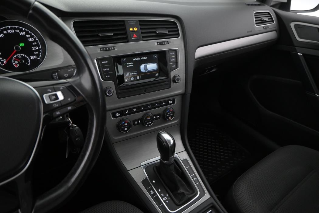 VOLKSWAGEN Golf 2014