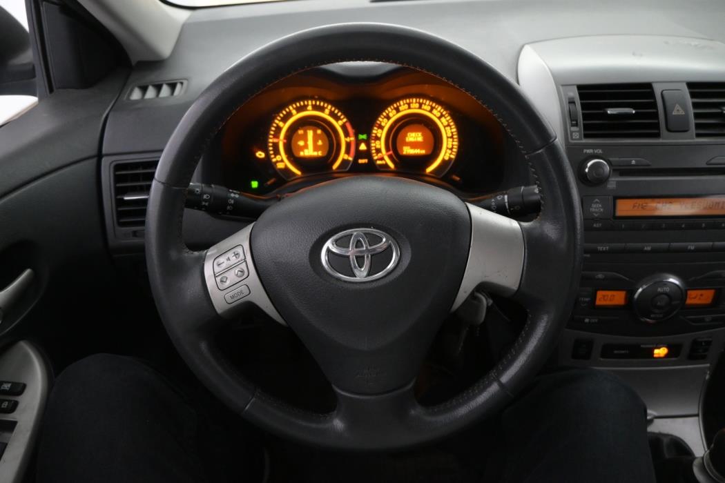 TOYOTA Corolla 2010