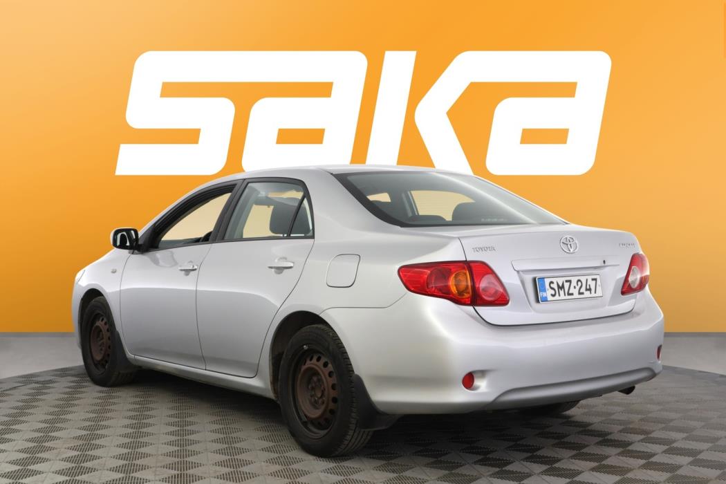 TOYOTA Corolla 2010
