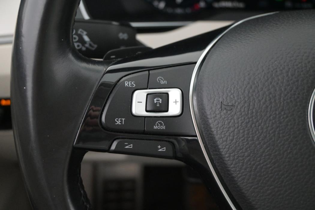 VOLKSWAGEN Passat 2017