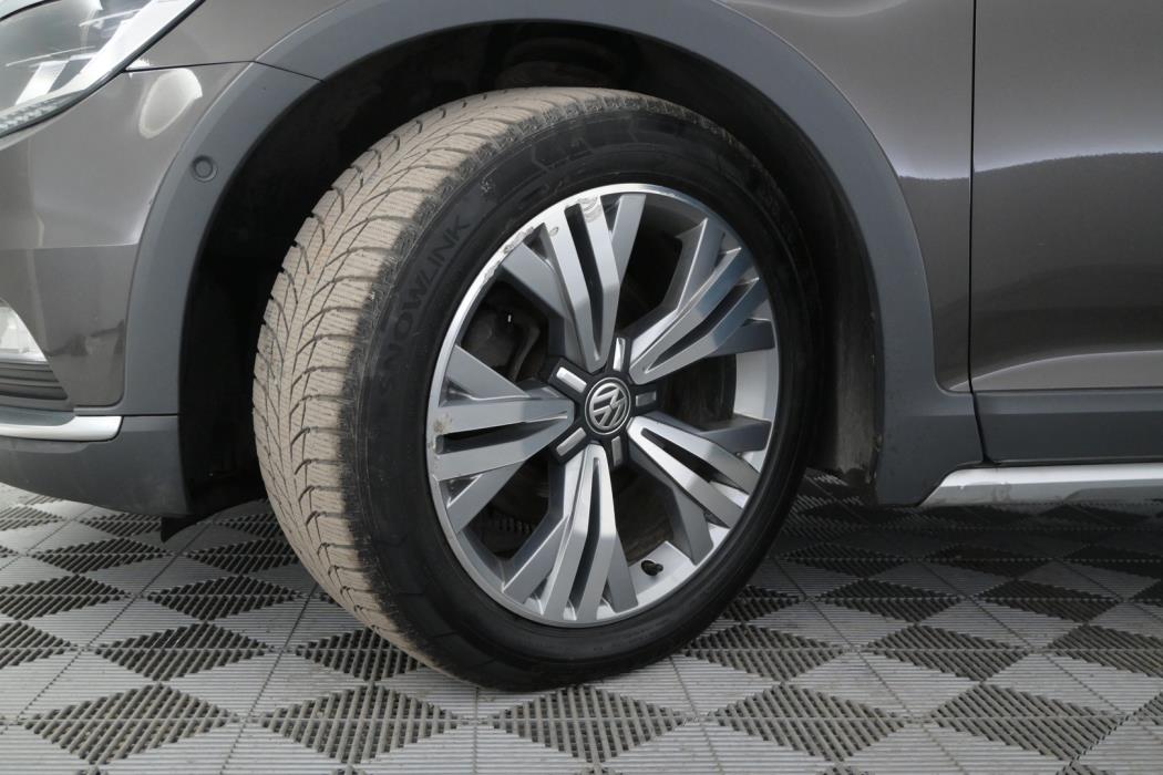 VOLKSWAGEN Passat 2017