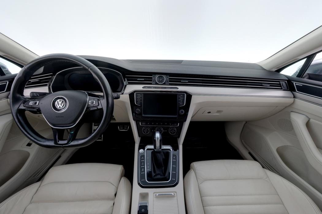 VOLKSWAGEN Passat 2017