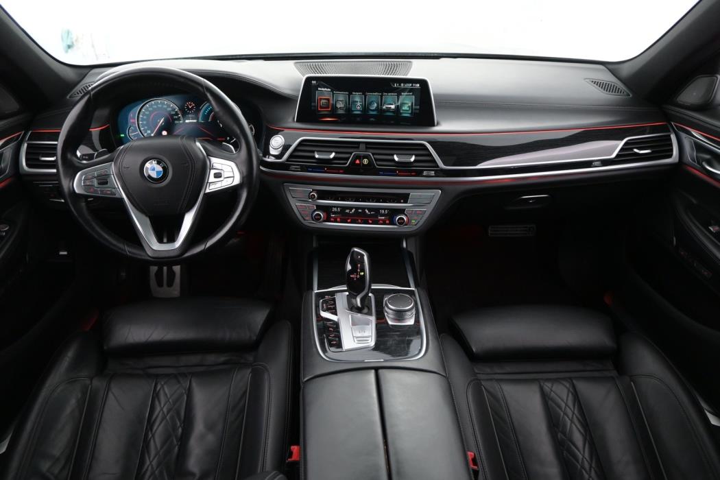 BMW 740 2017