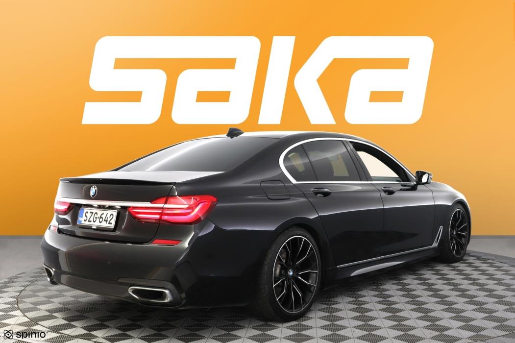 BMW 740 2017