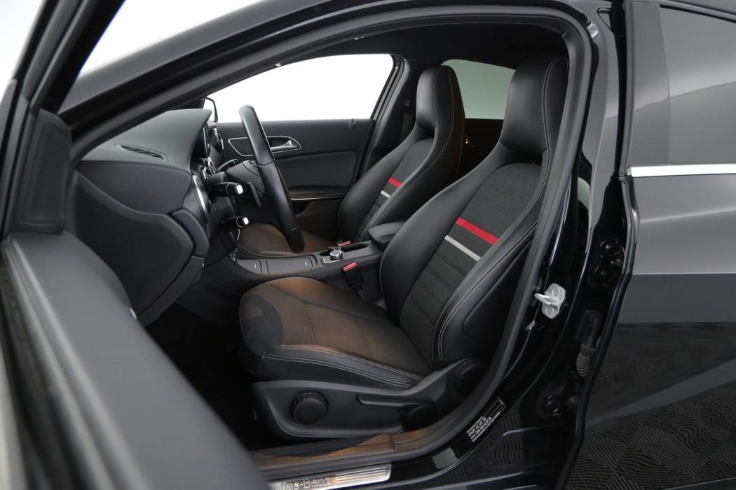 MERCEDES-BENZ A 2015