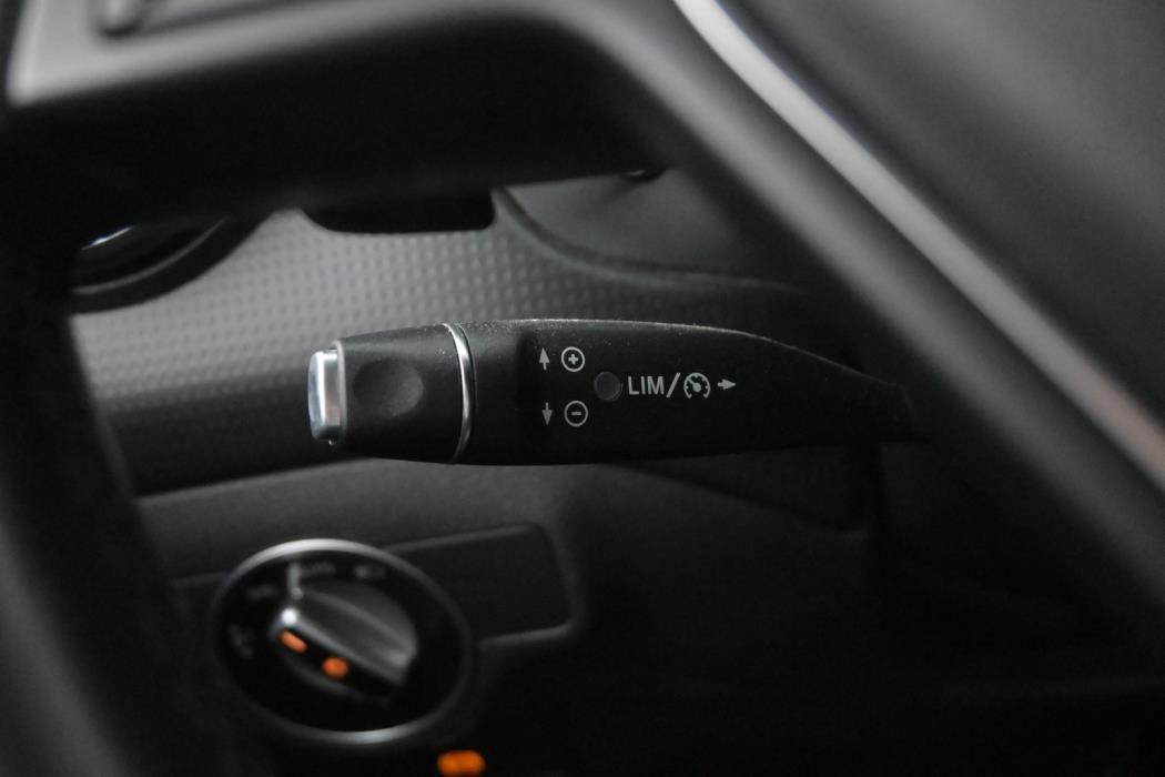 MERCEDES-BENZ A 2015