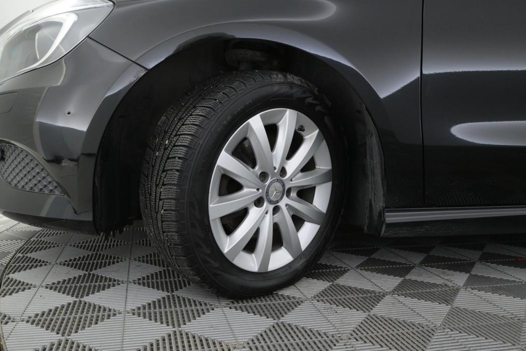 MERCEDES-BENZ A 2015