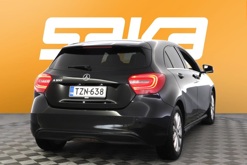 MERCEDES-BENZ A 2015