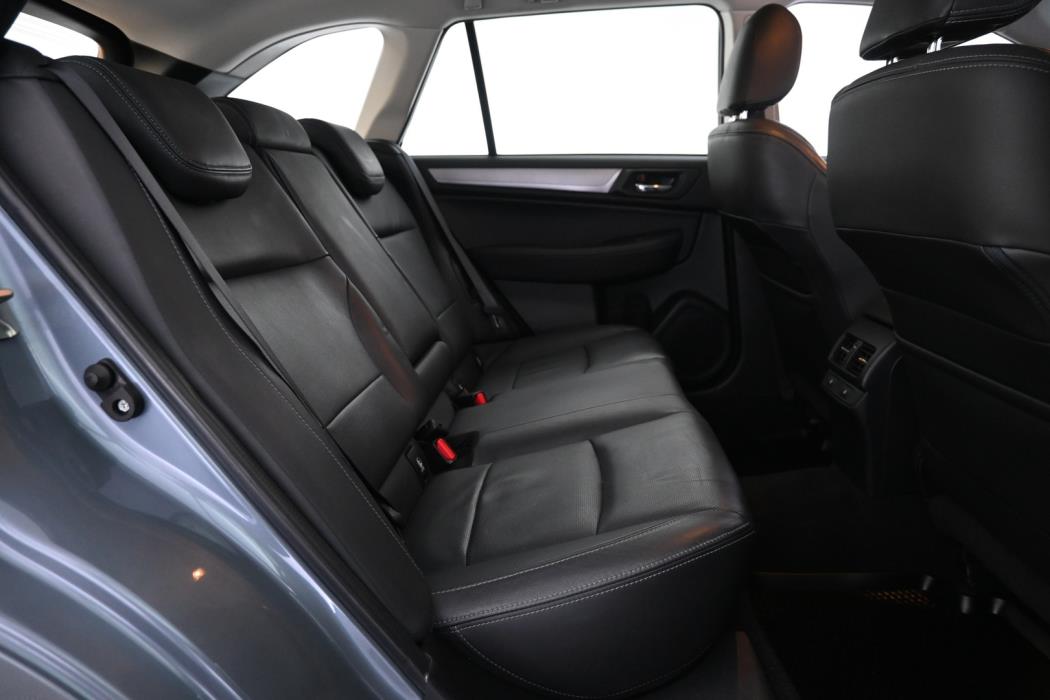 SUBARU Outback 2015