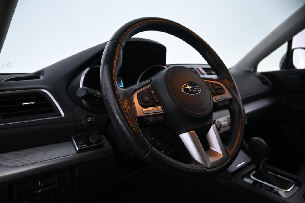 SUBARU Outback 2015