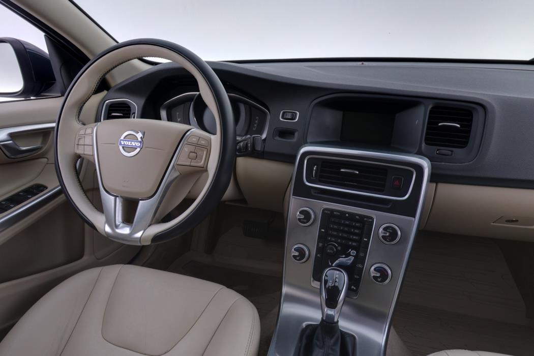 VOLVO S60 2016