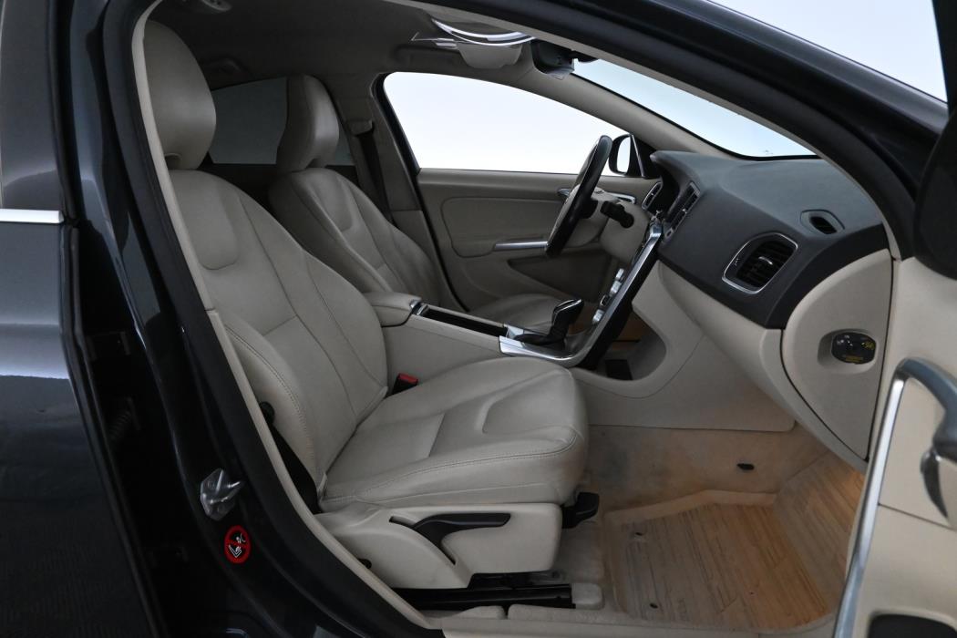 VOLVO S60 2016