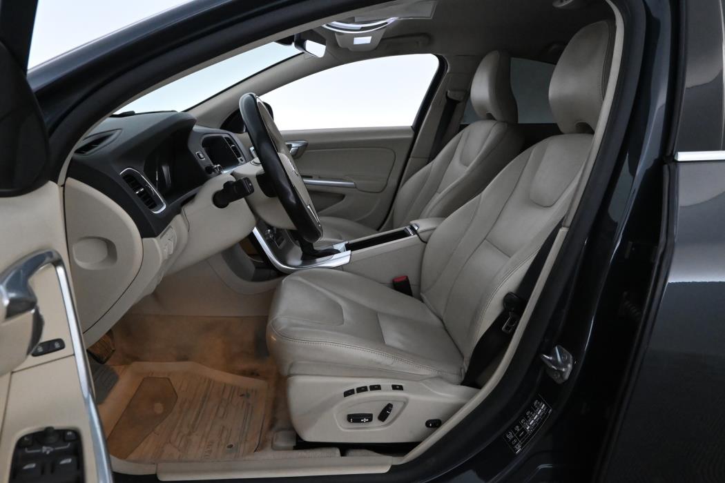 VOLVO S60 2016