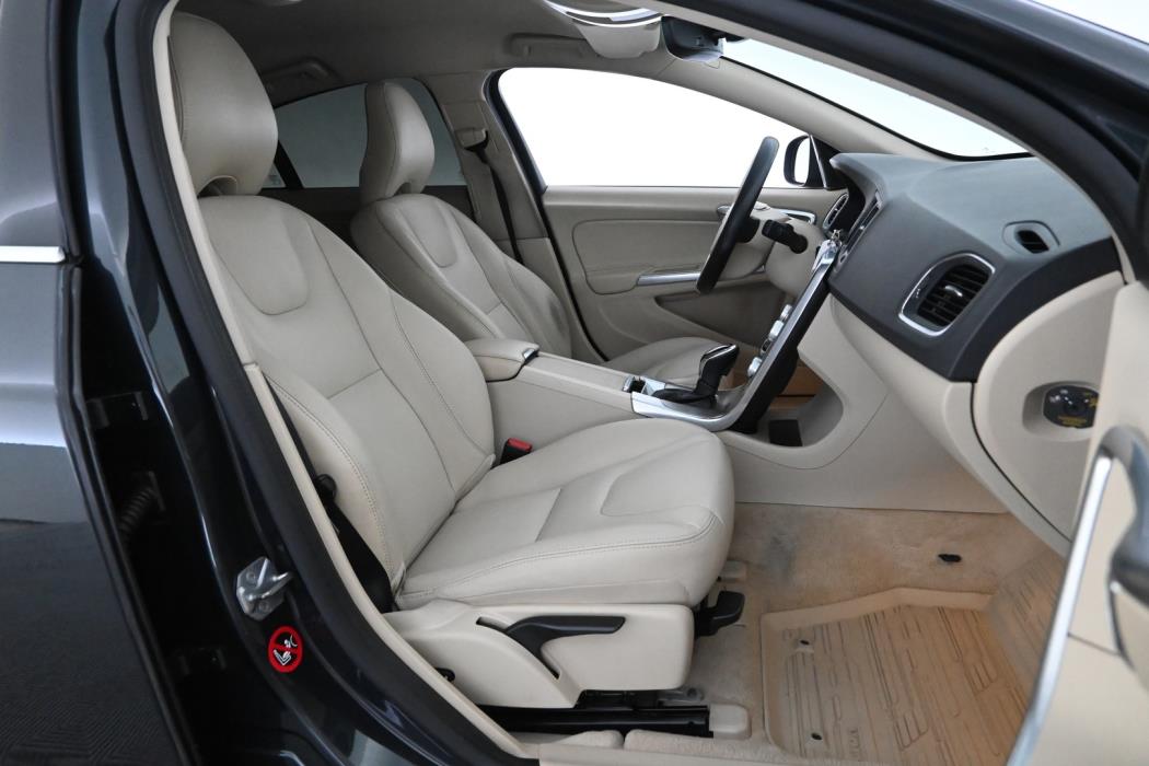 VOLVO S60 2016