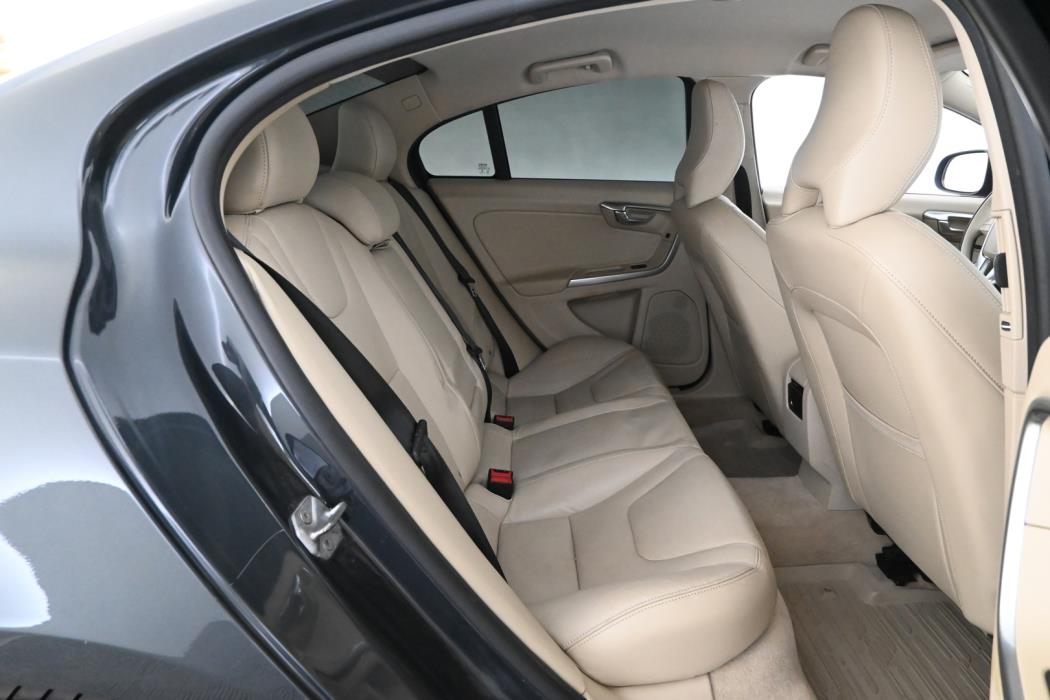 VOLVO S60 2016
