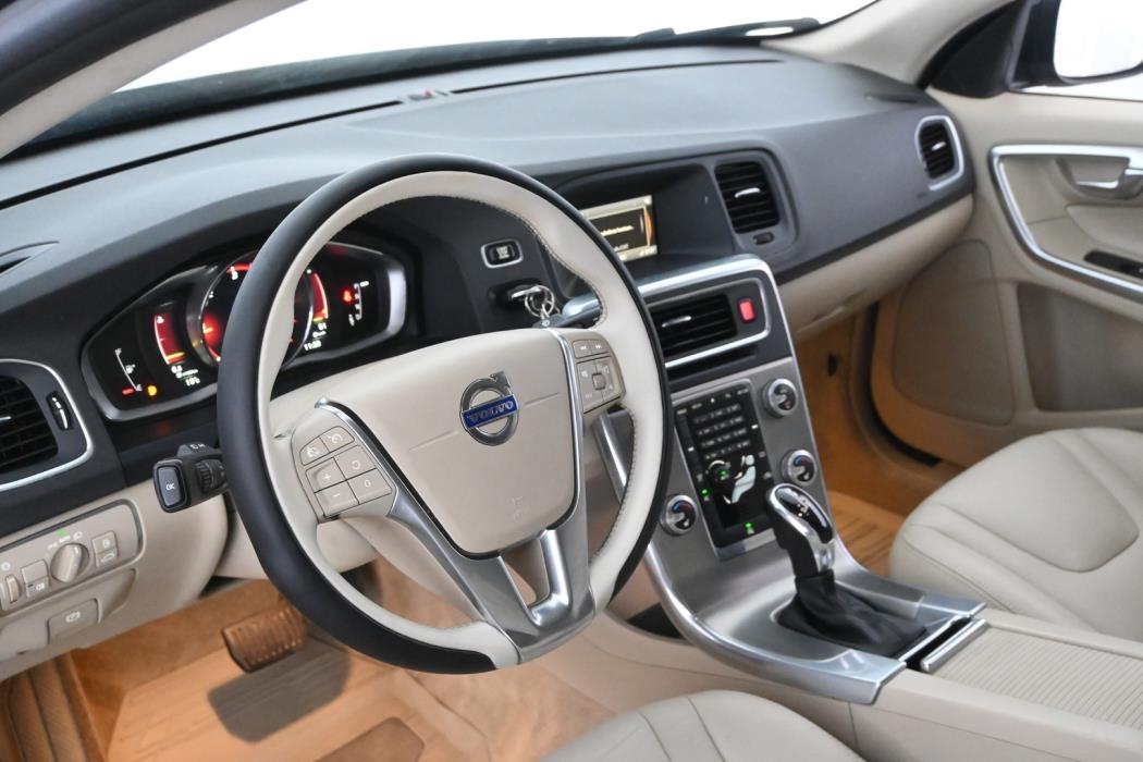 VOLVO S60 2016