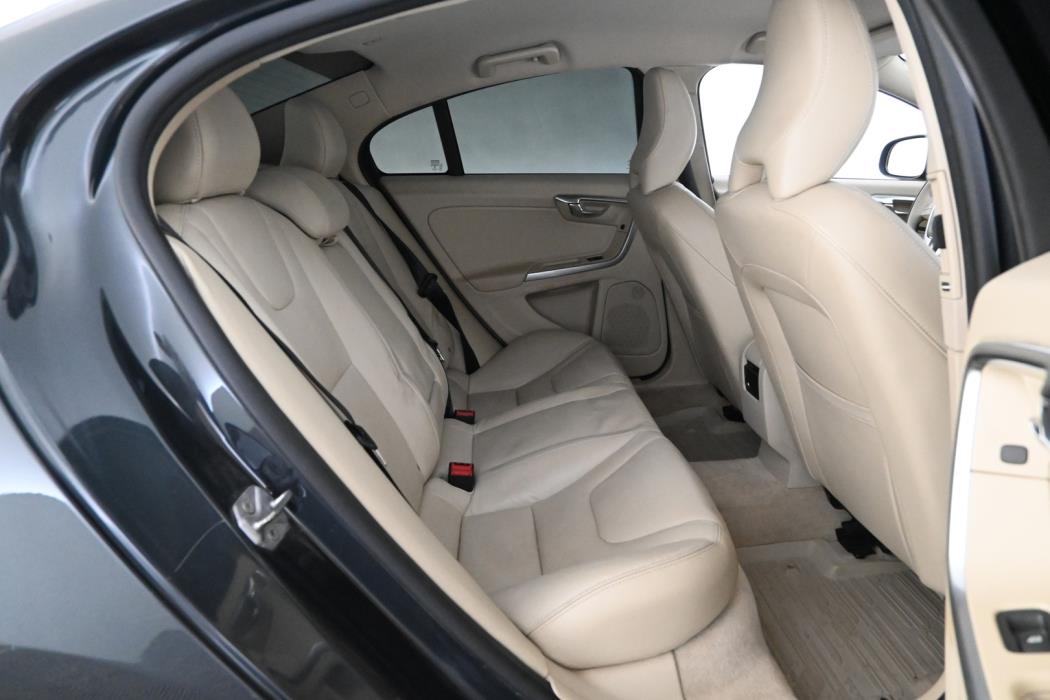 VOLVO S60 2016