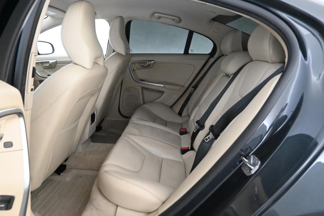VOLVO S60 2016