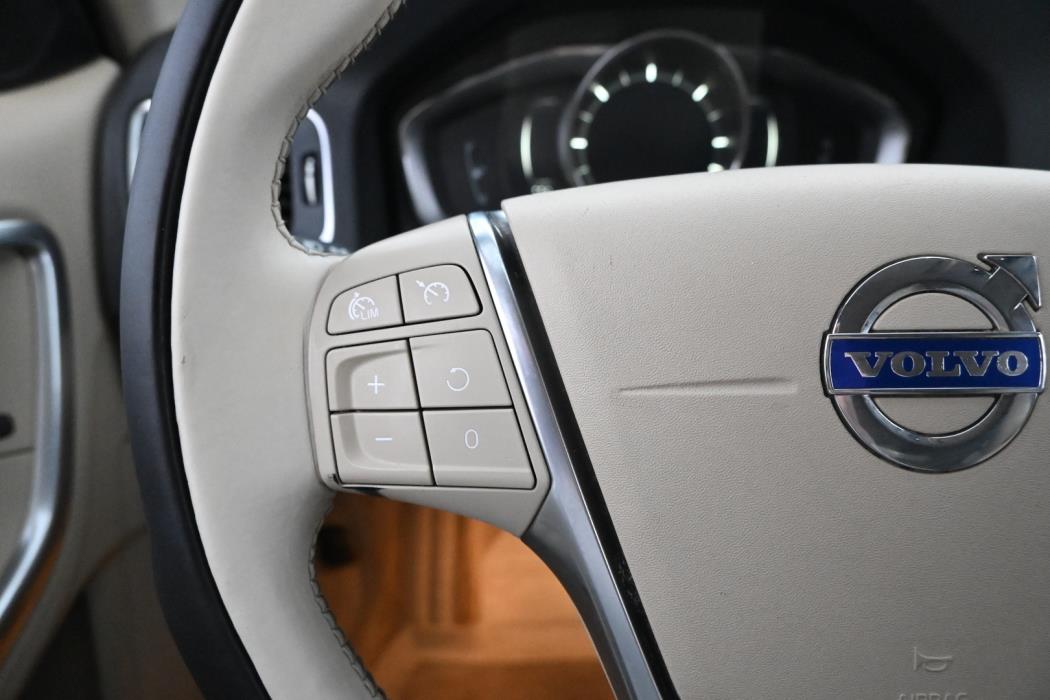 VOLVO S60 2016