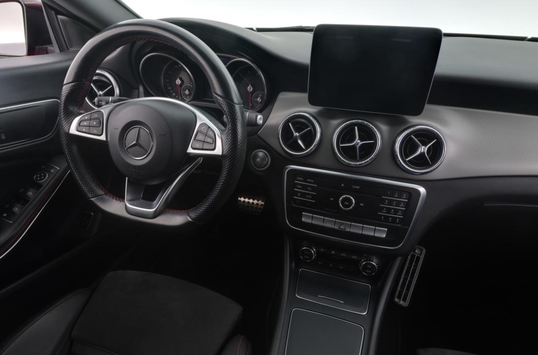 MERCEDES-BENZ CLA 2016