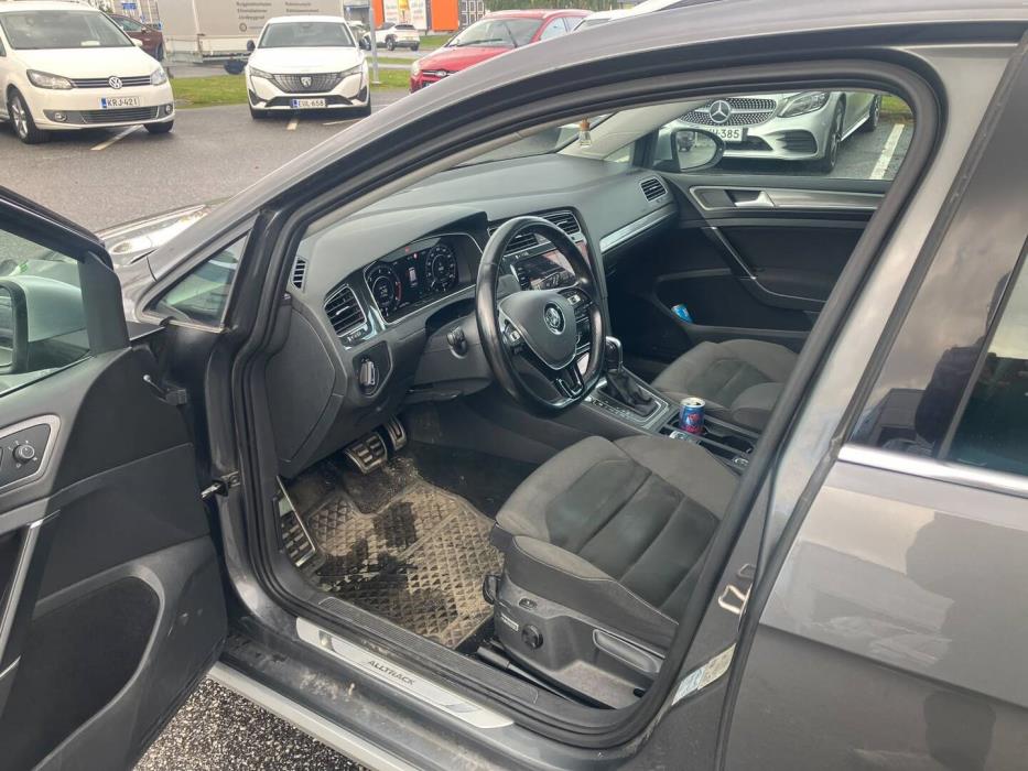 VOLKSWAGEN Golf 2017
