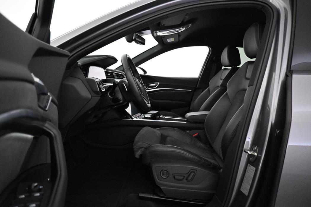 AUDI e-tron 2023