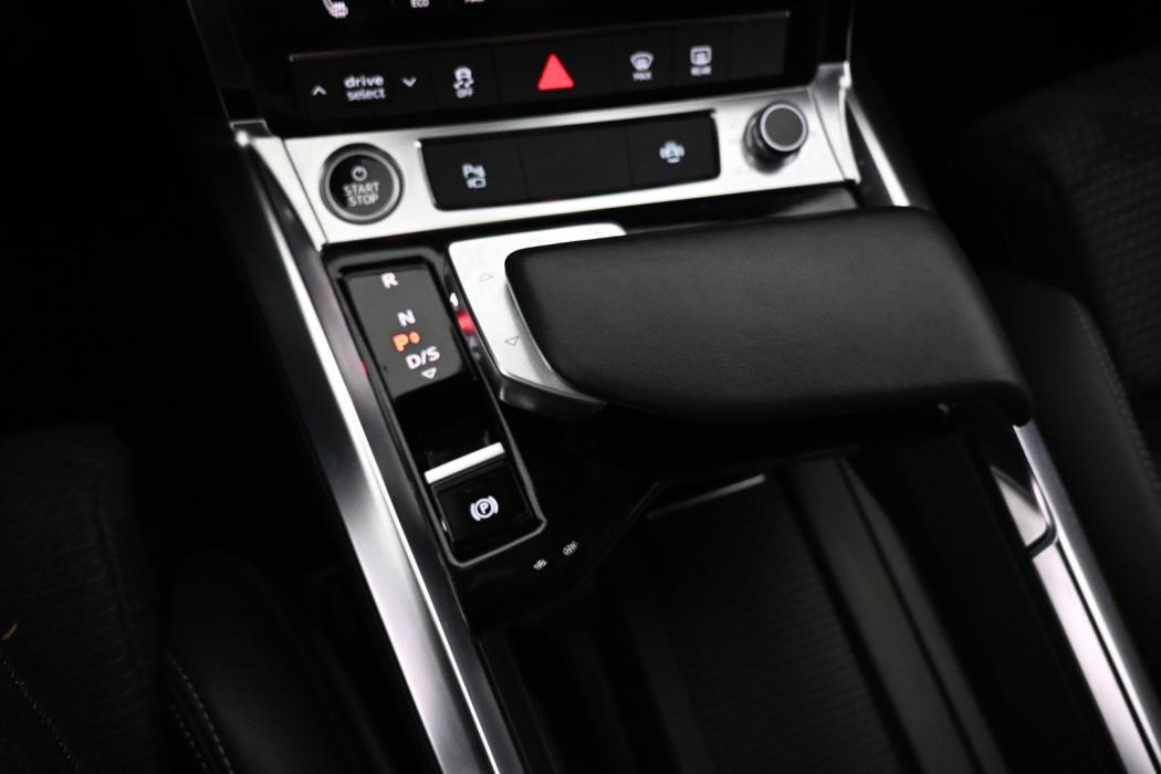 AUDI e-tron 2023