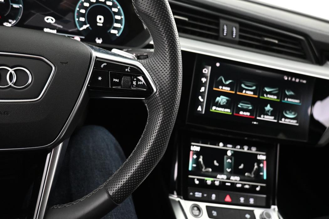 AUDI e-tron 2023