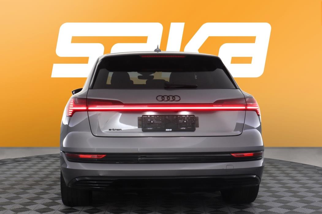AUDI e-tron 2023