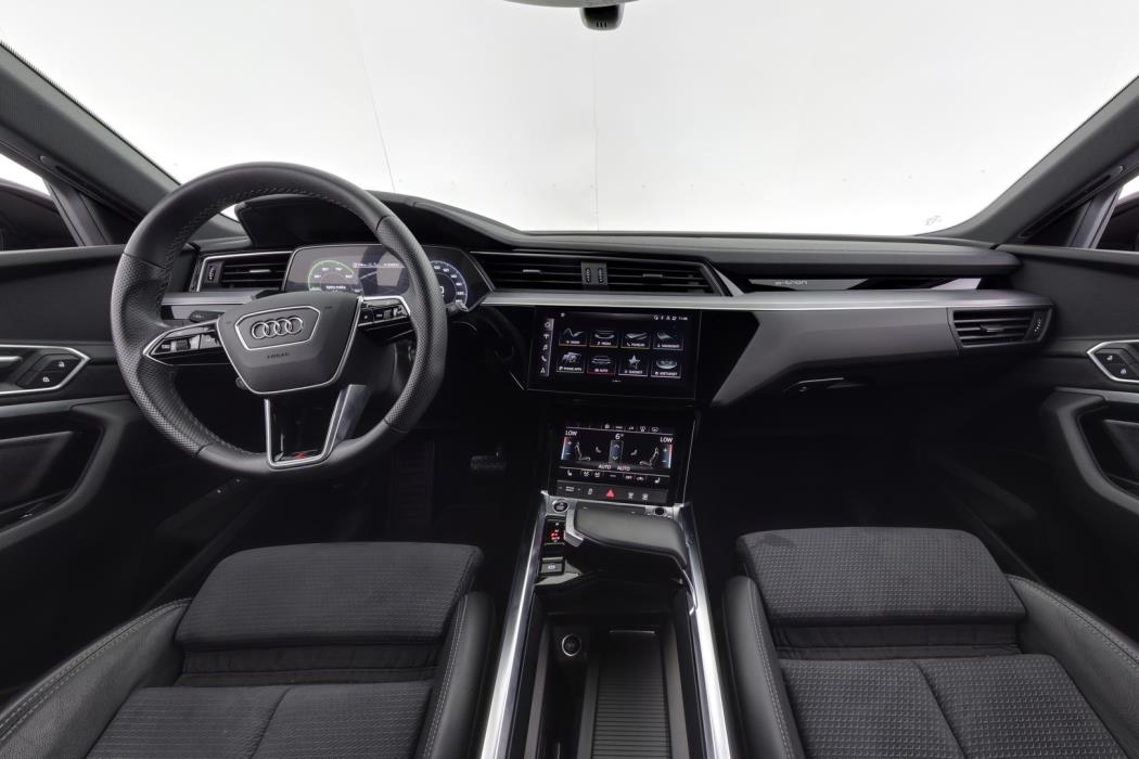AUDI e-tron 2023