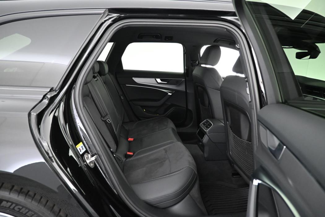 AUDI A6 2023