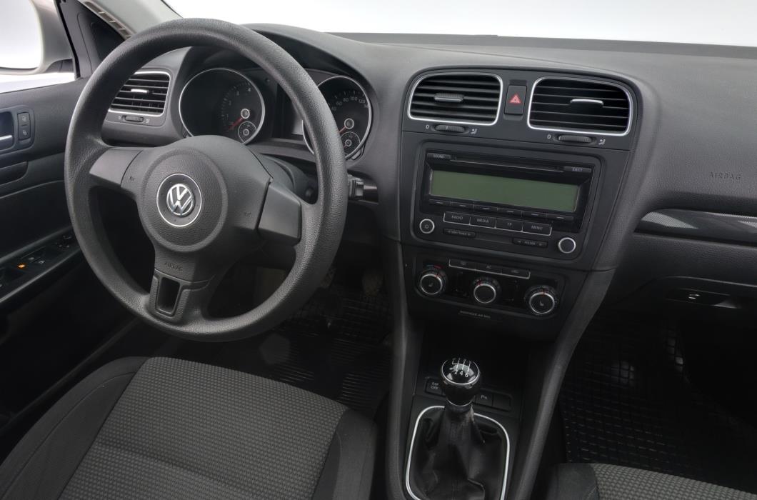 VOLKSWAGEN Golf 2010