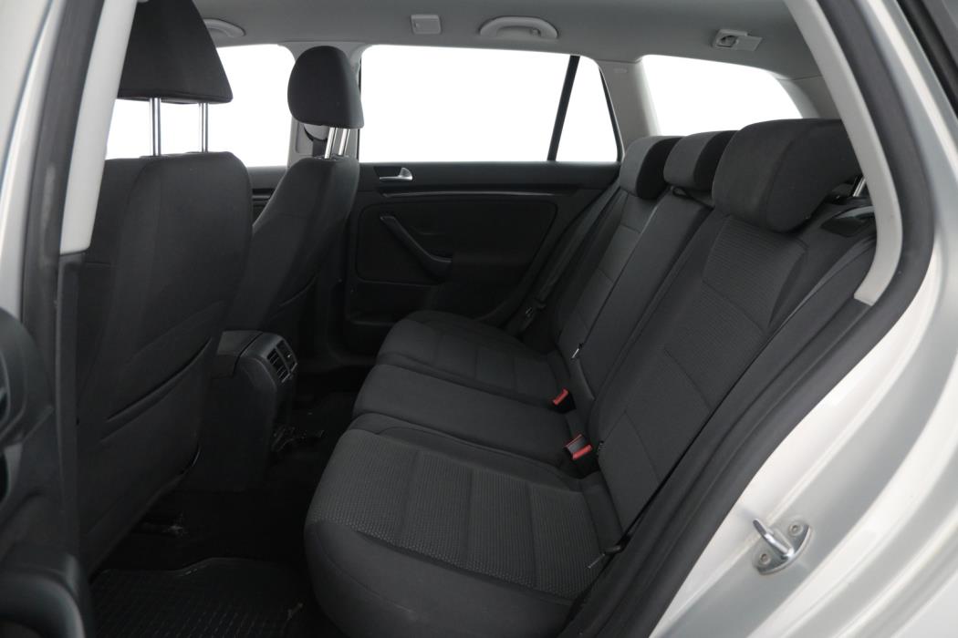 VOLKSWAGEN Golf 2010