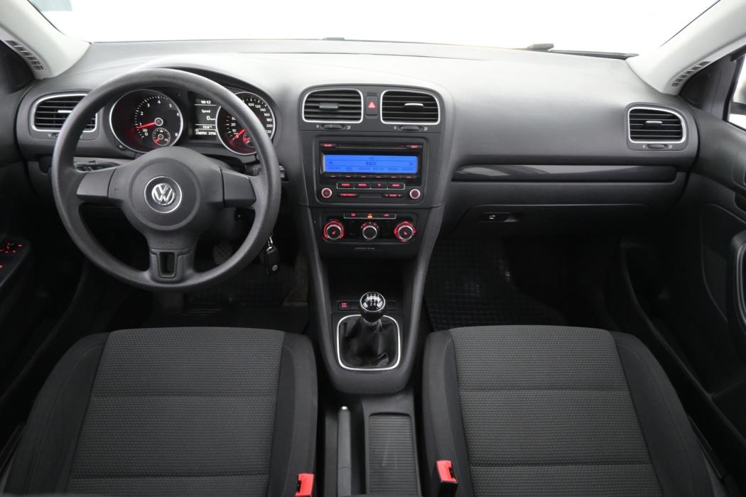 VOLKSWAGEN Golf 2010